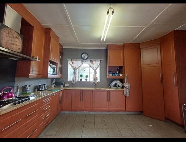 4 BEDROOM HOUSE FOR SALE IN LINMEYER